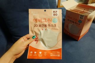 [에버그린] 2D 새부리형 KF80 중형 화이트 25매 — 5점을 준 리뷰어가 2021년 8월 올린 사용 사진