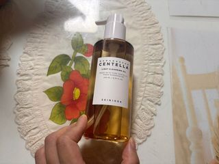 스킨1004 [SKIN1004] 마다가스카르 센텔라 라이트 클렌징 오일 200ml — 5점을 준 리뷰어가 2024년 7월 올린 사용 사진