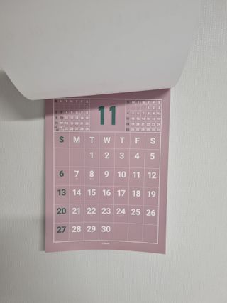 리훈 2023년 레트로 인테리어 벽달력 + 탁상달력 — 4.5점을 준 리뷰어가 2022년 10월 올린 사용 사진