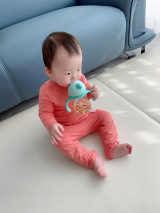 유비맘 트라이탄 코니빨대컵_컬러 랜덤 발송 — 3.5점을 준 리뷰어가 2021년 2월 올린 사용 사진