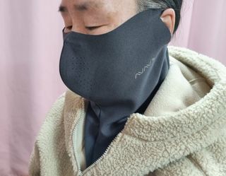 [AVAVE] 어베이브 올인원히트 스포츠 골프 방한 넥워머 마스크 — 5점을 준 리뷰어가 2024년 1월 올린 사용 사진