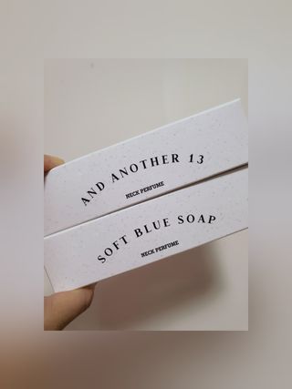 멈칫(MUMCHIT) 넥퍼퓸 NECKPERFUME 2가지 향 — 5점을 준 리뷰어가 2021년 11월 올린 사용 사진