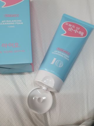 IO 아이오 오늘도 넌 순수해 - 약산성 클렌징폼 — 5점을 준 리뷰어가 2021년 2월 올린 사용 사진
