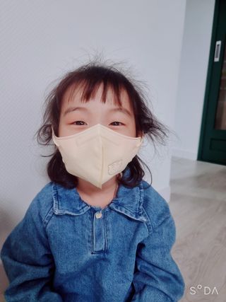 [숨그림]  덴탈마스크 짱구 우리아이 그리고 내가 쓰는 믿을수있는 케릭터 마스크  16종 — 5점을 준 리뷰어가 2021년 10월 올린 사용 사진