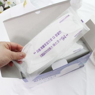 데일리브레스황사마스크KF94대형 데일리브레스 황사방역마스크 KF94 대형 — 5점을 준 리뷰어가 2021년 4월 올린 사용 사진
