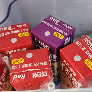 [롯데칠성] 야채듬뿍 더'진한 [롯데칠성] 야채는 이제 COLORFULL! 야채듬뿍  더 진한 레드 4개 +퍼플 4개 (총 8개) — 5점을 준 리뷰어가 2023년 6월 올린 사용 사진