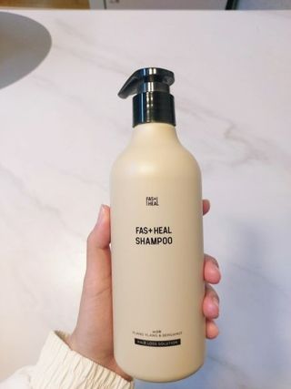 패스트힐(fast heal) 패스트힐 탈모증상완화샴푸 470ml — 5점을 준 리뷰어가 2023년 10월 올린 사용 사진