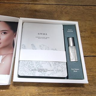 리브얼 | LIVALL 바이오셀룰로오스 마스크 레스트 앤 글로우 33ml  x 3개입 — 5점을 준 리뷰어가 2022년 6월 올린 사용 사진