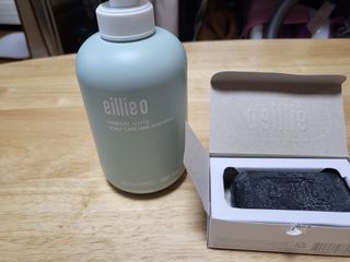 1. eillie o 미네랄 일라이트 헤어 샴푸 2. eillie o 미네랄 일라이트 퓨어 클렌징 솝 — 4점을 준 리뷰어가 2022년 5월 올린 사용 사진
