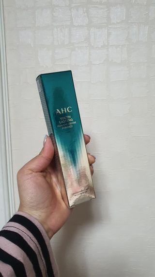 [NEW 탄력유턴 아이크림] AHC 유스 래스팅 리얼 아이크림 포 페이스 — 4점을 준 리뷰어가 2021년 1월 올린 사용 사진