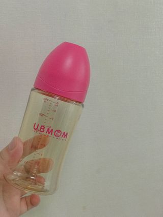 유비맘 PPSU 젖병 노꼭지_260ml_컬러 랜덤 발송 — 5점을 준 리뷰어가 2020년 12월 올린 사용 사진