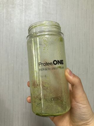 프로티원 단백질쉐이크 녹차맛 2주분 1통+보틀 — 5점을 준 리뷰어가 2021년 5월 올린 사용 사진