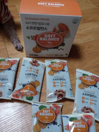 씨디랩 속이 편한 강아지 사료 소프트발란스 기호성 좋은 발효사료 피부와 위장 관절과 위장 — 5점을 준 리뷰어가 2021년 3월 올린 사용 사진