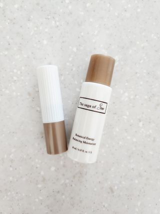 더사가오브수 [사가수] 효혜윤 보태니컬 에너지 에센스인로션 20ml /아이포올 스틱 3g — 5점을 준 리뷰어가 2023년 2월 올린 사용 사진