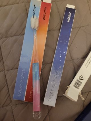 에브리모먼트 에브리 모먼트 칫솔 Every moment toothbrush — 4점을 준 리뷰어가 2022년 5월 올린 사용 사진