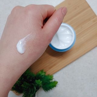 Dr.느루벗 느루벗 모이스쳐 24 크림 — 4점을 준 리뷰어가 2021년 1월 올린 사용 사진