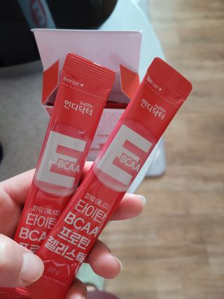 [인디닥터] 타이탄 BCAA 프로틴 젤리스틱 — 4.5점을 준 리뷰어가 2022년 4월 올린 사용 사진