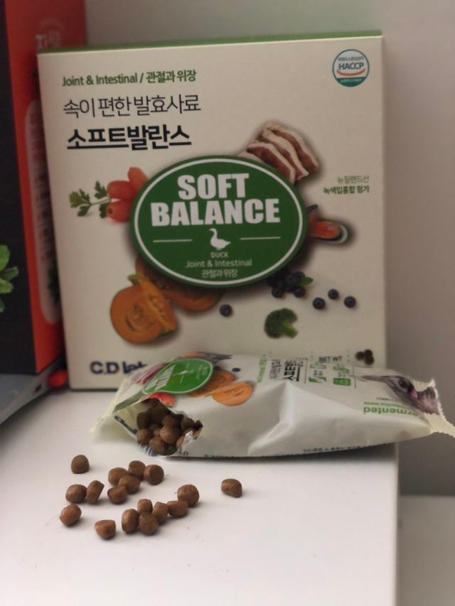 속이 편한 강아지 사료 소프트발란스 기호성 좋은 발효사료 피부와 위장 관절과 위장 리뷰 사진