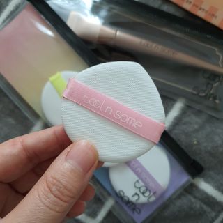 [툴앤썸] 메이크업 브러시로 바르고 호빵 스펀지로 클렌징하는 A-Z 뷰티툴 5종 — 4점을 준 리뷰어가 2021년 1월 올린 사용 사진