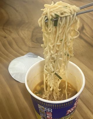 NISSIN 닛신 컵누들  4종 - 씨푸드오리지날, 씨푸드 스파이시, 씨푸드 커리, 씨푸드 XO소스 — 5점을 준 리뷰어가 2022년 12월 올린 사용 사진