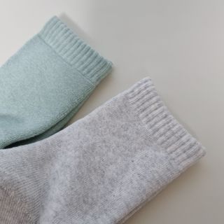 [사이즈가 있는 양말 필로이]여자 순면 통파일 꿀잠 수면 양말【 S, M, L 】3가지 사이즈_컬러 랜덤 3족 — 5점을 준 리뷰어가 2022년 10월 올린 사용 사진