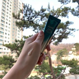 [NEW 탄력유턴 아이크림] AHC 유스 래스팅 리얼 아이크림 포 페이스 — 5점을 준 리뷰어가 2021년 3월 올린 사용 사진