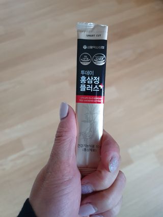 서울약사신협_투데이홍삼정플러스스틱_10g x 30포 — 5점을 준 리뷰어가 2021년 5월 올린 사용 사진