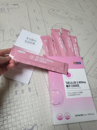 주식회사 얼굴반쪽 [얼굴반쪽 가르시니아 2,800mg] x 14포 1주 젤리 다이어트 보조제 체지방감소 — 5점을 준 리뷰어가 2021년 12월 올린 사용 사진