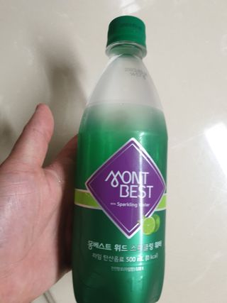 몽베스트 Montbest with Sparkling water Lime20병 — 4.5점을 준 리뷰어가 2022년 5월 올린 사용 사진