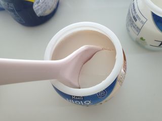 매일바이오 그릭요거트 오리지널 플레인 4개, 로스터리 커피믹스 4개 — 5점을 준 리뷰어가 2021년 12월 올린 사용 사진