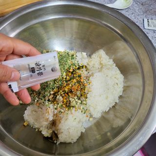 해풀잎 누구나 김밥*1ea [(혼합야채 35g *1ea,  김밥김 (5g, 5ea),  양념간장 (6g, 5ea), 참기름(5g, 2ea)] — 5점을 준 리뷰어가 2022년 8월 올린 사용 사진
