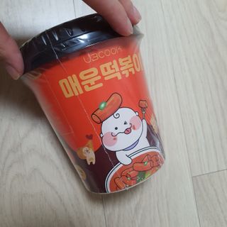 유비쿡 컵떡볶이 매운컵떡볶이2개/ 짜장컵떡볶이 2개  총 4개세트 — 5점을 준 리뷰어가 2021년 6월 올린 사용 사진