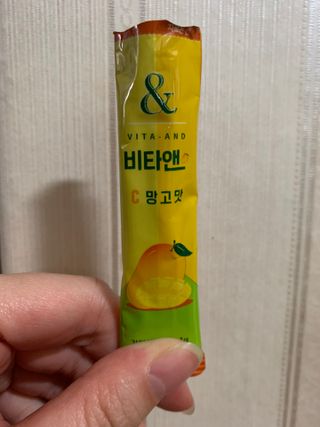 비타앤C 레몬맛, 망고맛 — 4점을 준 리뷰어가 2021년 4월 올린 사용 사진
