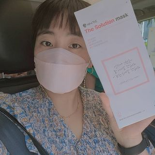 [이지아 마스크] 애니가드 더솔루션마스크 KF80 대형 컬러 4종 — 4.5점을 준 리뷰어가 2021년 6월 올린 사용 사진
