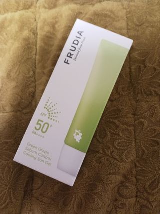 [후르디아] 겉보속촉 피지 컨트롤 청포도 선젤 — 5점을 준 리뷰어가 2023년 4월 올린 사용 사진
