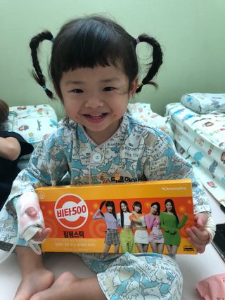 광동생활건강 비타500 팝핑스틱 — 5점을 준 리뷰어가 2023년 8월 올린 사용 사진