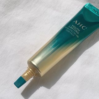 [NEW 탄력유턴 아이크림] AHC 유스 래스팅 리얼 아이크림 포 페이스 — 5점을 준 리뷰어가 2021년 3월 올린 사용 사진