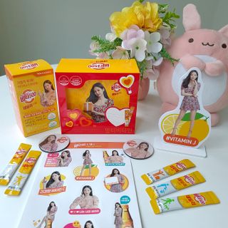 [광동제약] 비타500데일리스틱 제니 에디션60포&굿즈3종 — 5점을 준 리뷰어가 2021년 11월 올린 사용 사진
