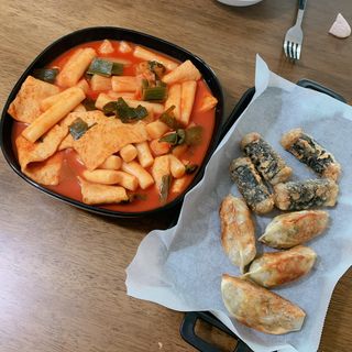 응큼떡볶이 — 4.5점을 준 리뷰어가 2021년 3월 올린 사용 사진
