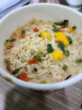 NISSIN 닛신 컵누들  4종 - 씨푸드오리지날, 씨푸드 스파이시, 씨푸드 커리, 씨푸드 XO소스 — 5점을 준 리뷰어가 2022년 11월 올린 사용 사진
