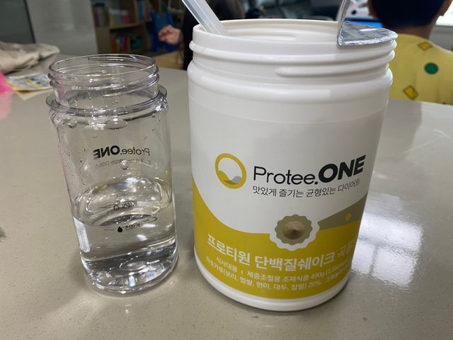 프로티원 단백질쉐이크 곡물맛 2주분 1통+보틀 리뷰 사진