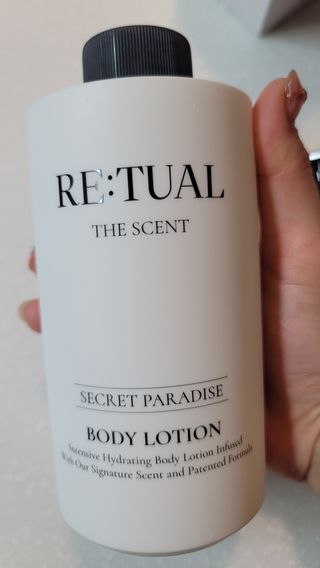 레츄얼 더 센트 바디로션 시크릿 파라다이스(500ml) — 5점을 준 리뷰어가 2022년 6월 올린 사용 사진
