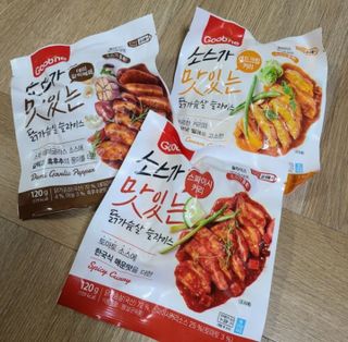 굽네몰 [굽네] 소스가 맛있는 닭가슴살 슬라이스 4종 — 5점을 준 리뷰어가 2021년 4월 올린 사용 사진