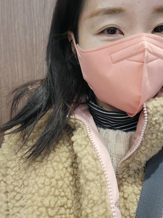 애니가드 셋업마스크 4컬러 각 10매입 [크리미베이지, 캐시미어로즈, 초콜렛브라운, 미드나잇네이비] — 5점을 준 리뷰어가 2022년 2월 올린 사용 사진