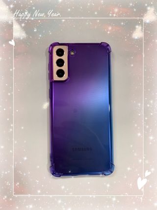 뮤즈캔 갤럭시S21 시리즈 그라데이션 탱크방탄 케이스 — 5점을 준 리뷰어가 2021년 2월 올린 사용 사진