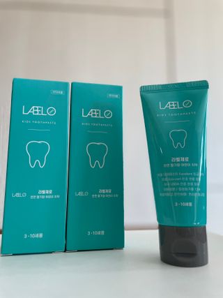 치과에서 쓰는 치약 _ 라벨제로 저불소 꼬마, 키즈, 유아, 베이비, 주니어 안전한 어린이치약 — 5점을 준 리뷰어가 2023년 2월 올린 사용 사진