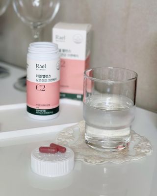 라엘 밸런스 3종 (질 건강 리스펙타 프로바이오틱스, 월경케어 보라지유, 요로건강 크랜베리) 랜덤 증정 1개 — 5점을 준 리뷰어가 2022년 11월 올린 사용 사진