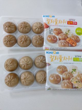 로드몰 [굽네] 컬리플라워 닭가슴살 만두 2종 6팩 — 5점을 준 리뷰어가 2021년 10월 올린 사용 사진