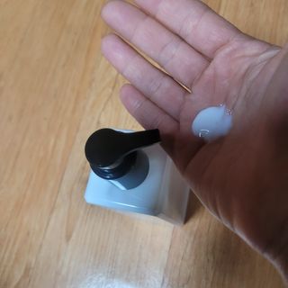 줄라이 모닝 _ JULY MORNING 줄라이모닝 하이드레이팅 퍼퓸드 바디앤핸드 에멀젼 — 4점을 준 리뷰어가 2022년 3월 올린 사용 사진