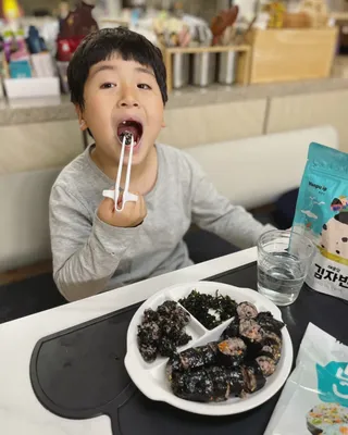 해풀잎 누구나 김밥*1ea [(혼합야채 35g *1ea,  김밥김 (5g, 5ea),  양념간장 (6g, 5ea), 참기름(5g, 2ea)] — 5점을 준 리뷰어가 2022년 5월 올린 사용 사진